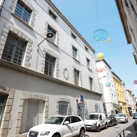 Bright Spacious Well-equipped Apartamento
